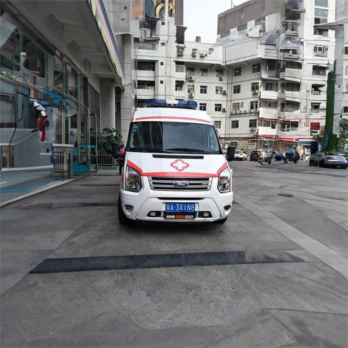 达州病重转院救护车出租案例